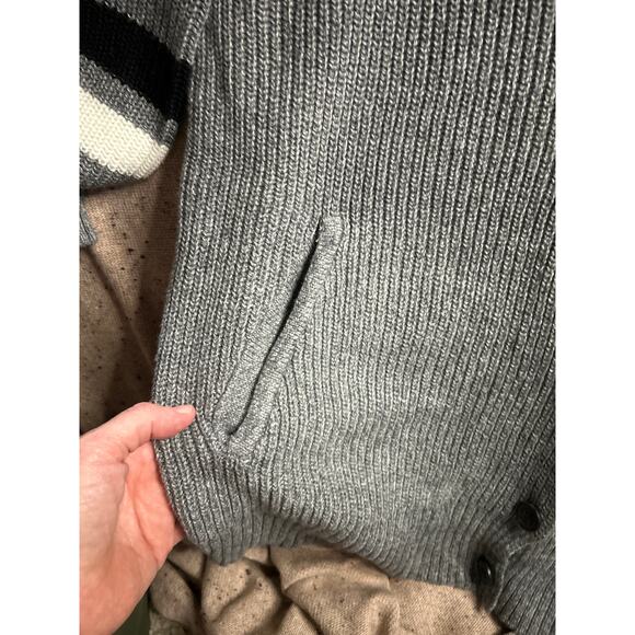American Eagle Men’s Gray Grandpa Cardigan Sweater Medium Classic Preppy - Picture 4 of 7